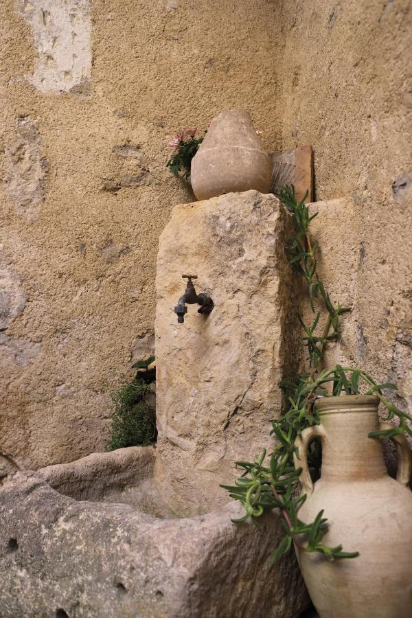 La Casa De Boulbon Hotel ภายนอก รูปภาพ